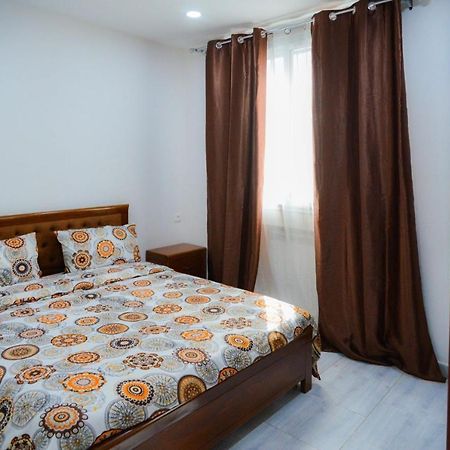 Hostel Les Pins Alger Algiers Exterior foto